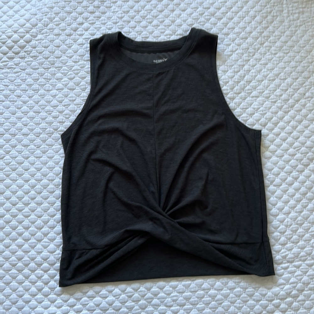 2 old navy active wear tanks - Picture 4 of 5